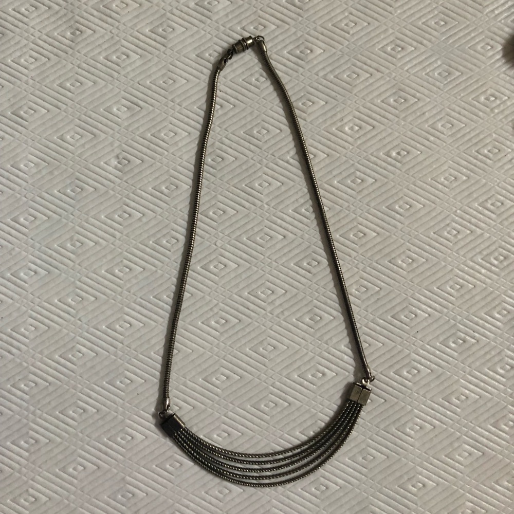 Metal necklace